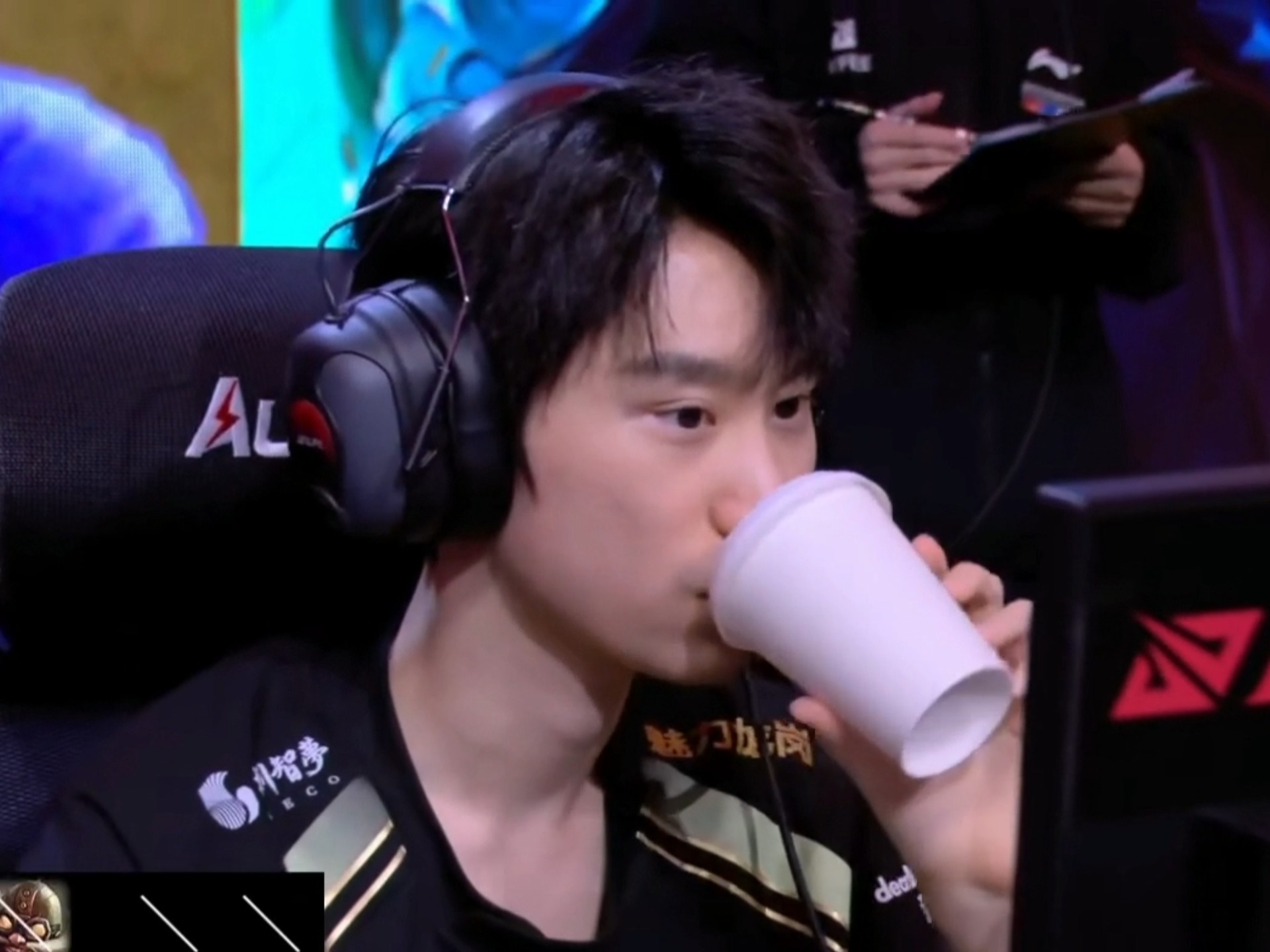 APP下载专区 Doinb连续十场比赛得分超过绝杀，C9挑战极限！